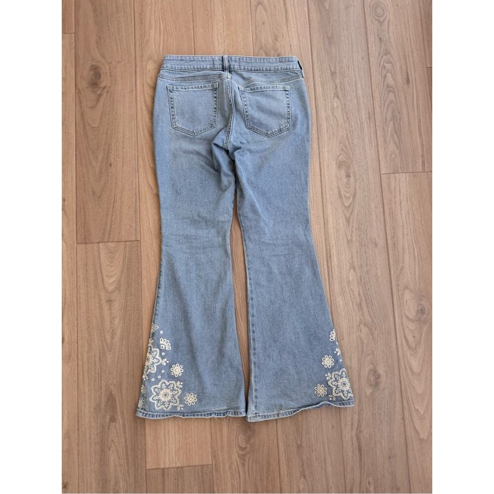 Hollister Light Blue Flare Jeans with White Floral Embroidered Hem - Picture 6 of 8